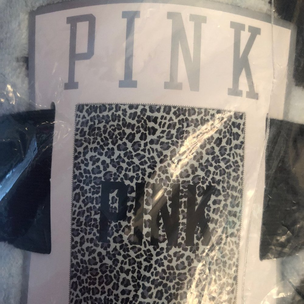 NEW VS PINK Mint Leopard Print Stadium Blanket